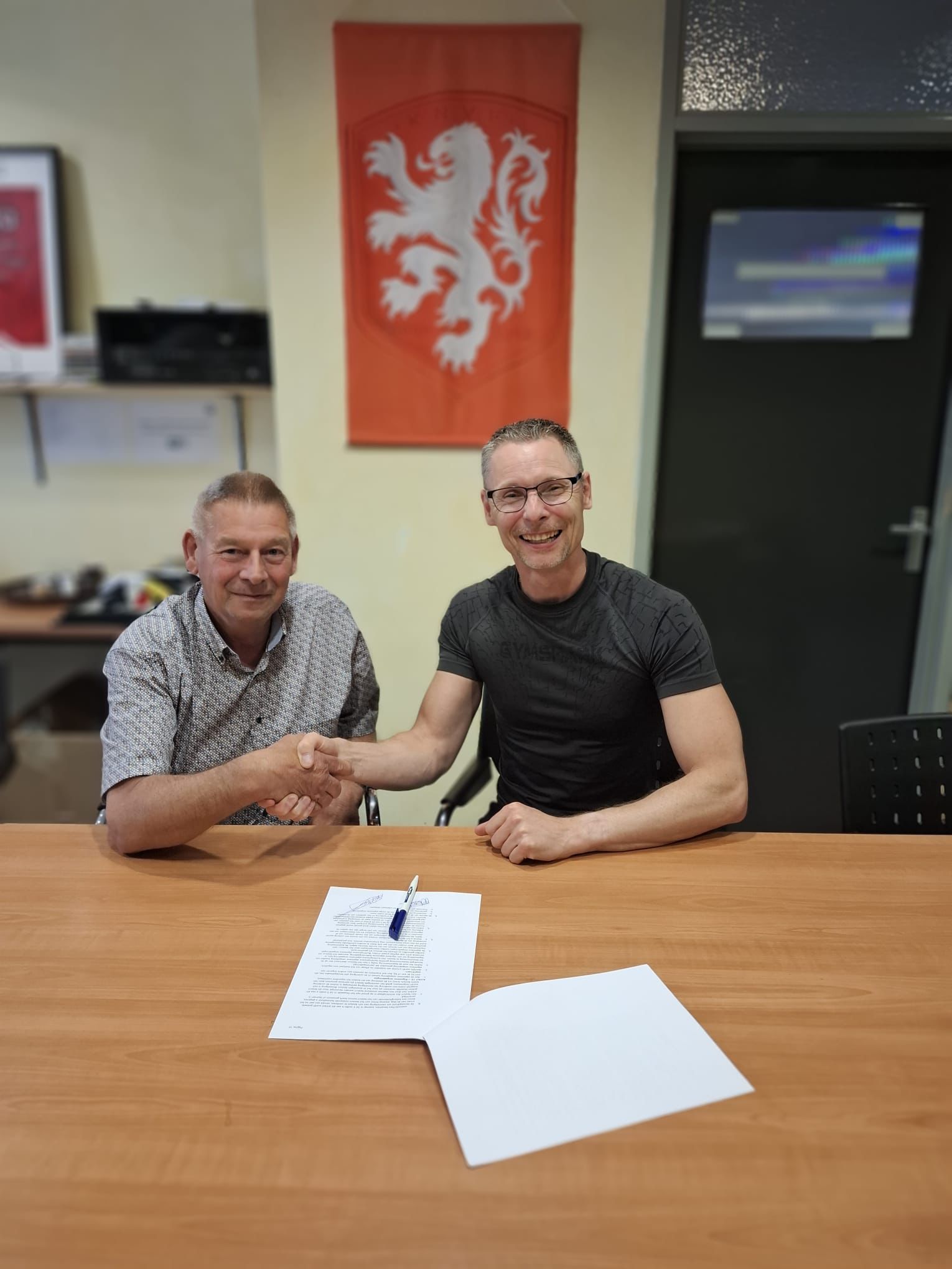 Willem Kluin gepresenteerd als hoofdtrainer van V.V. De Marne